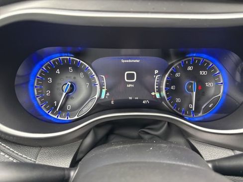 New 2026 Chrysler Pacifica Select FWD image 33