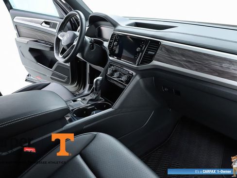 Used 2023 Volkswagen Atlas Cross Sport SE w/ Black Wheel Package FWD image 33
