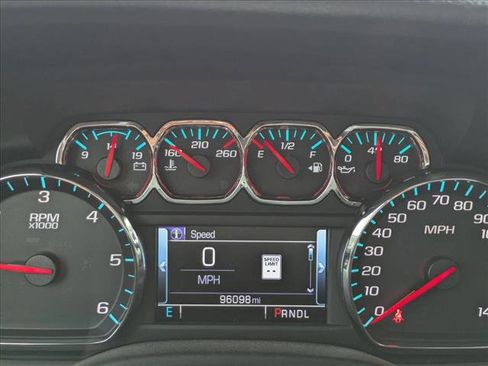 Used 2017 GMC Yukon SLT image 5