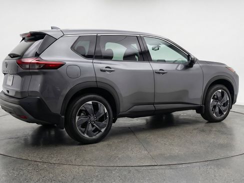 Used 2025 Nissan Rogue SV FWD image 9