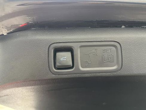 Used 2024 Ford Expedition Max Platinum image 16