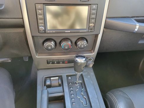 Used 2012 Jeep Liberty Sport image 24