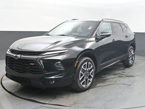 Used 2025 Chevrolet Blazer RS FWD image 4