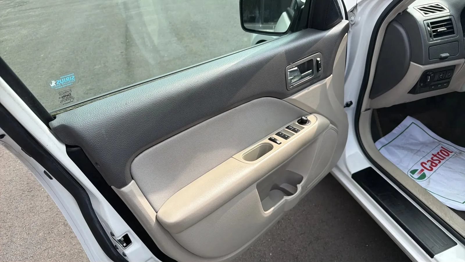Used 2010 Ford Fusion SE FWD image 9