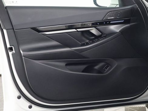 Used 2024 BMW 530i w/ Convenience Package image 12