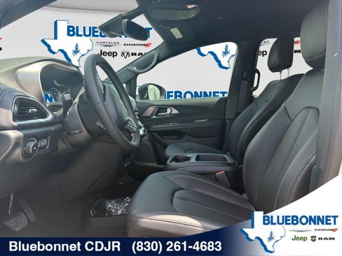 New 2026 Chrysler Pacifica Select FWD image 11