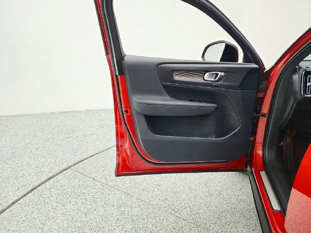 Used 2022 Volvo XC40 P8 Recharge Plus AWD/4WD image 30