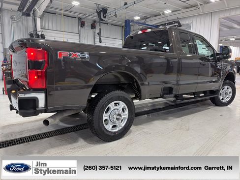 Used 2025 Ford F350 XLT w/ 360-Degree Camera Package image 12