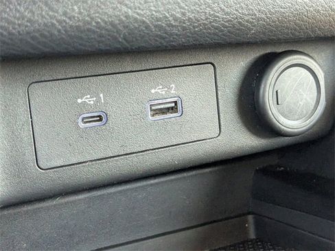 Used 2023 Nissan Rogue S image 23