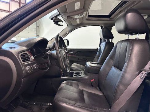 Used 2013 Chevrolet Suburban LT w/ Luxury Package AWD/4WD image 15