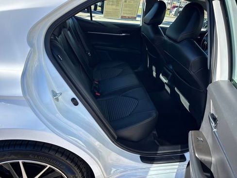 Used 2024 Toyota Camry SE image 25