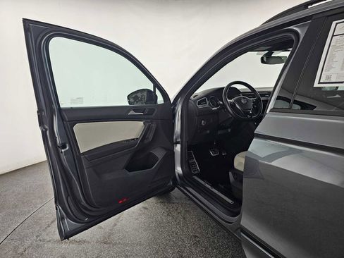 Used 2021 Volkswagen Tiguan SE R-Line image 19