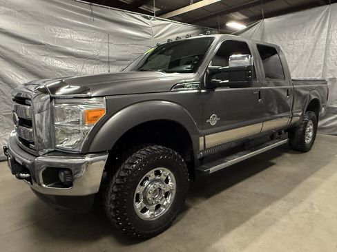 Used 2012 Ford F250 Lariat w/ Chrome Pkg image 3