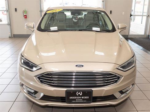 Used 2017 Ford Fusion SE w/ Fusion SE Technology Package image 4
