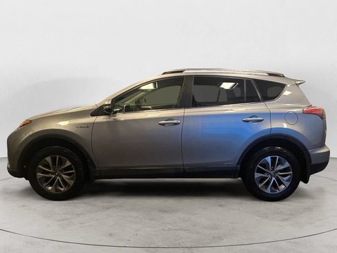 Used 2018 Toyota RAV4 LE AWD/4WD image 2