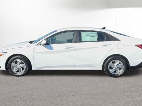 New 2026 Hyundai Elantra SE FWD image 5