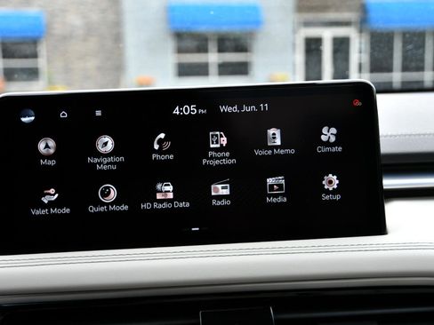 Used 2024 Genesis G70 2.5T image 14