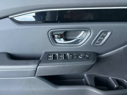 Certified 2025 Honda Pilot EX-L image 11