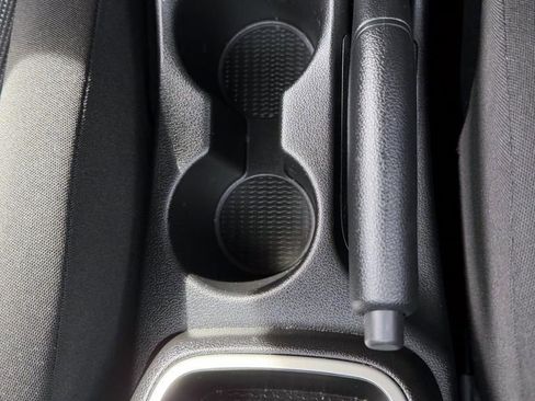 Certified 2025 Hyundai Venue SE image 16