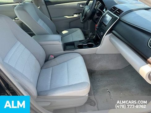 Used 2017 Toyota Camry LE FWD image 15