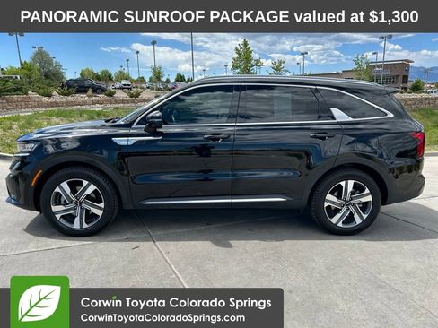 Used 2024 Kia Sorento EX w/ Panoramic Sunroof Package AWD/4WD image 4