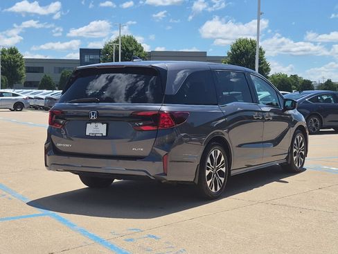 Used 2025 Honda Odyssey Elite image 6