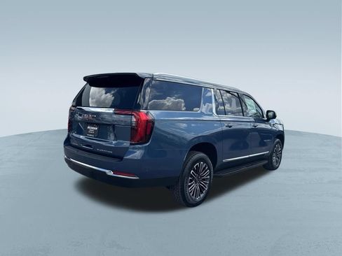 New 2026 GMC Yukon XL Elevation w/ Elevation Premium Package AWD/4WD image 9