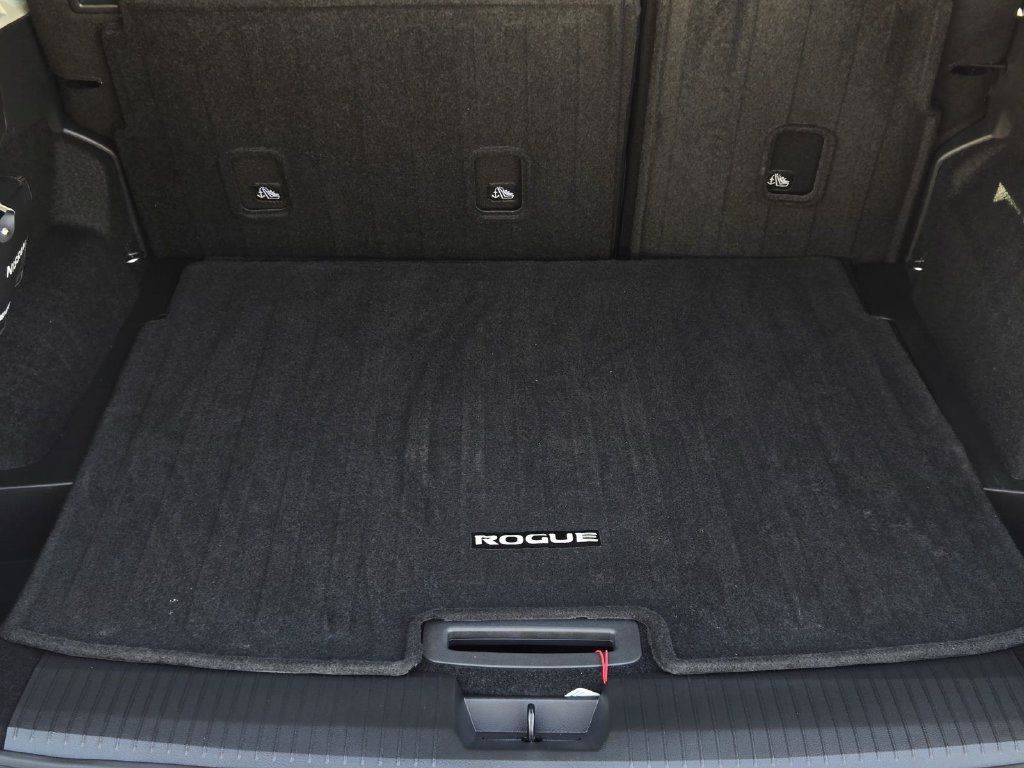 Certified 2025 Nissan Rogue S FWD image 10