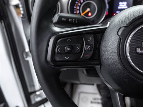 Used 2022 Jeep Wrangler Sport AWD/4WD image 33