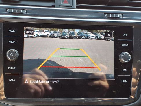Used 2024 Volkswagen Tiguan SE R-Line FWD image 21