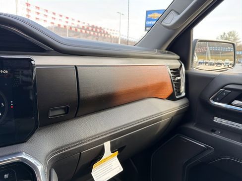 Used 2025 GMC Sierra 1500 Denali AWD/4WD image 24
