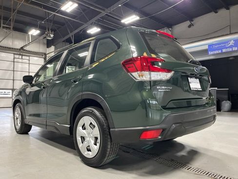 Used 2023 Subaru Forester AWD/4WD image 5