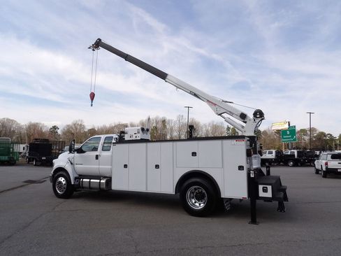 Used 2025 Ford F750 2WD SuperCab Super Duty image 4