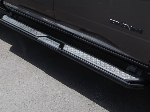 Used 2022 RAM 2500 Big Horn w/ Night Edition AWD/4WD image 11