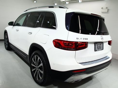 Used 2021 Mercedes-Benz GLB 250 4MATIC image 14