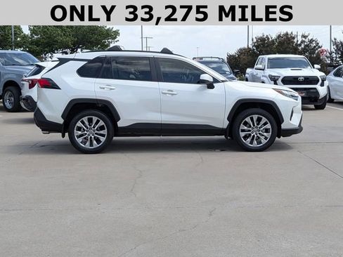 Used 2022 Toyota RAV4 XLE Premium FWD image 4