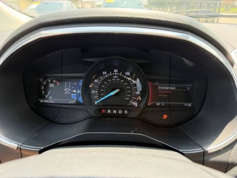 Used 2020 Ford Edge Titanium w/ Equipment Group 301A FWD image 12