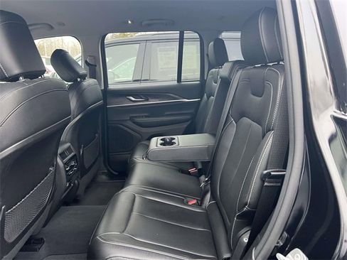 Certified 2023 Jeep Grand Cherokee Limited image 13