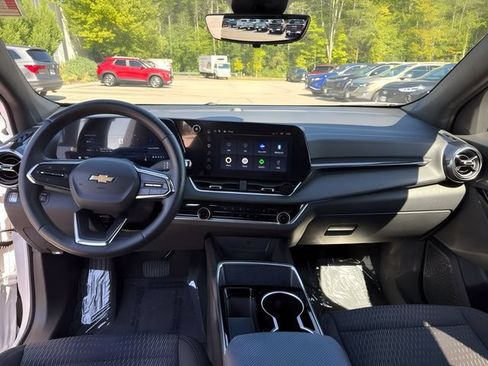 Used 2025 Chevrolet Equinox LT w/ Safety and Technology Package FWD image 19