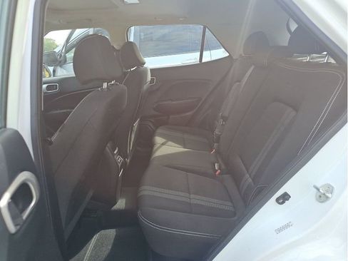 Used 2024 Hyundai Venue SEL FWD image 25