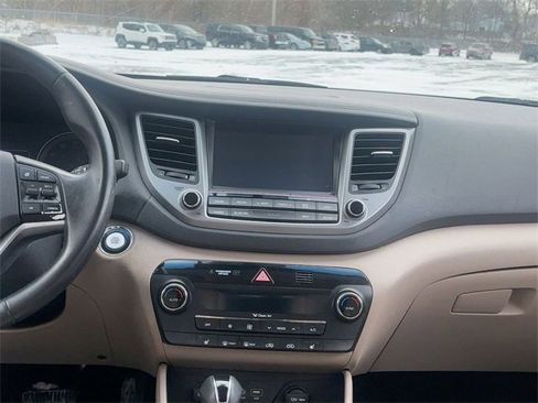 Used 2016 Hyundai Tucson Limited image 28