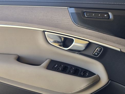 New 2026 Volvo XC90 B6 Plus image 24