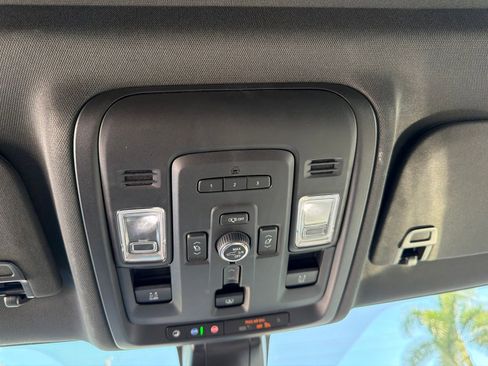 Used 2021 GMC Yukon SLT w/ SLT Premium Package AWD/4WD image 36