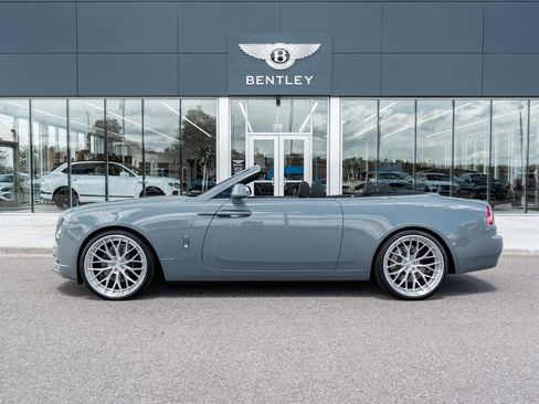 Used 2020 Rolls-Royce Dawn RWD image 5