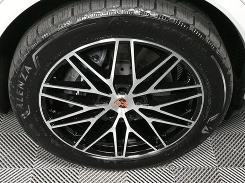 Used 2026 Porsche Cayenne Coupe AWD/4WD image 40