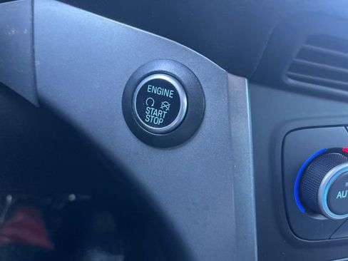 Used 2019 Ford Escape SE image 24