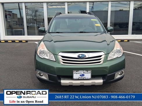 Used 2012 Subaru Outback 3.6R Limited image 2