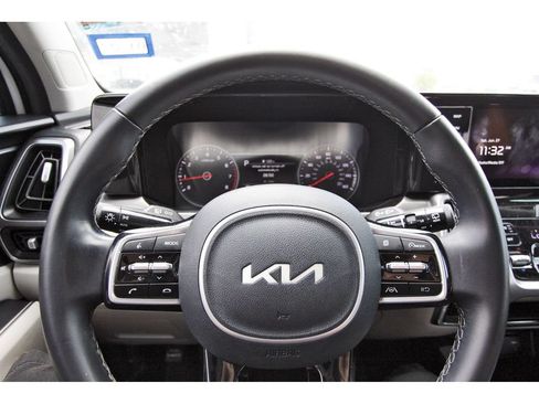 Used 2022 Kia Sorento S w/ Panoramic Sunroof Package FWD image 15