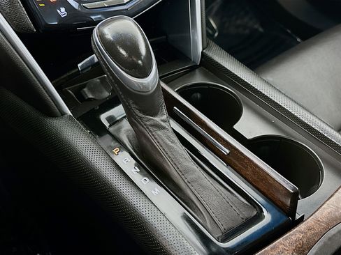 Used 2018 Cadillac XTS Luxury image 16