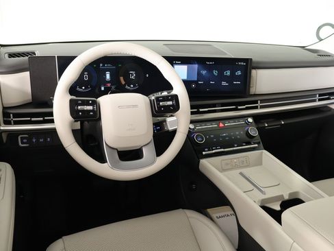 Used 2026 Hyundai Santa Fe SEL FWD image 2